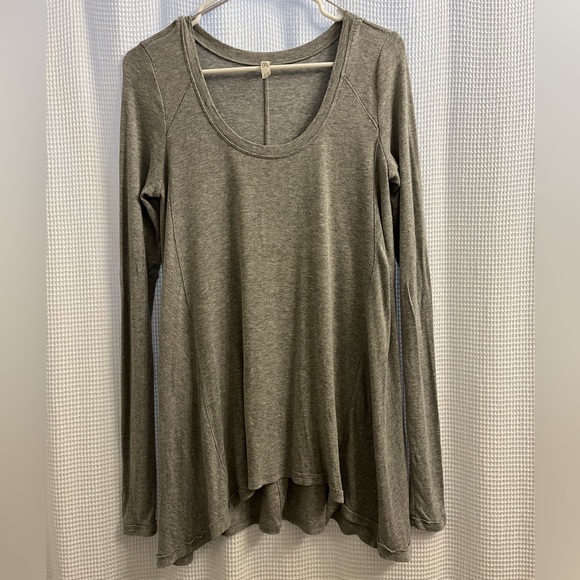 Free People Flowy January Top in Heather Gray Size M - Picture 5 of 9